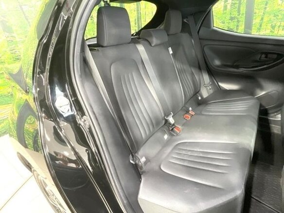 2023 Toyota Yaris IV, чёрный, 940300 рублей - вид 12