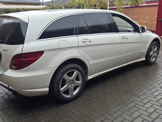 2005 Mercedes-Benz R-Класс 350 Long I, белый, 900000 рублей, вид 2