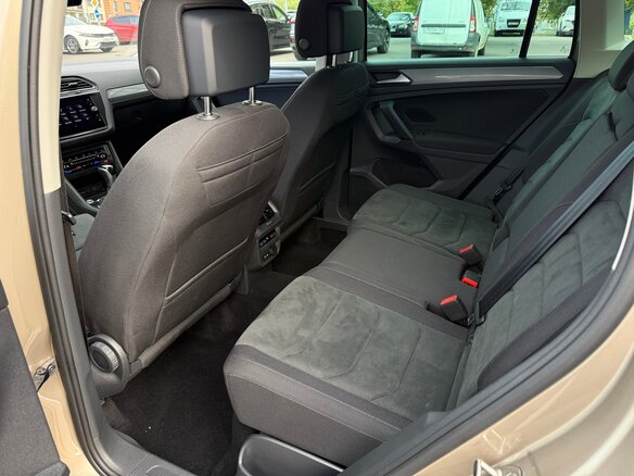 2021 Volkswagen Tiguan II Рестайлинг, коричневый, 2990000 рублей - вид 21