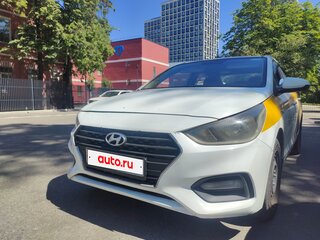 2018 Hyundai Solaris II, белый, 610000 рублей, вид 4