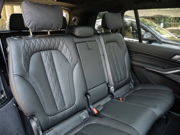 2025 BMW X7 40d I (G07) Рестайлинг, серый, 11997029 рублей - вид 15