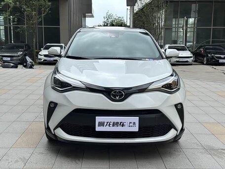 2022 Toyota C-HR I Рестайлинг, белый, 1665000 рублей, вид 1