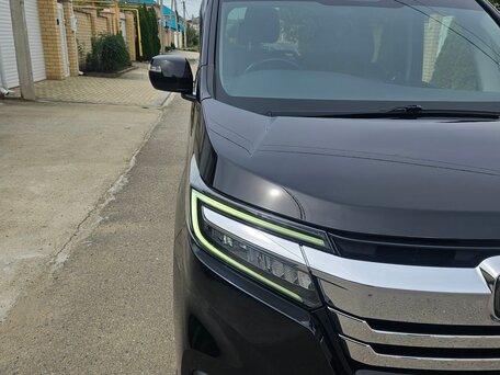 2020 Honda Stepwgn Spada V Рестайлинг, чёрный, 2295000 рублей, вид 2