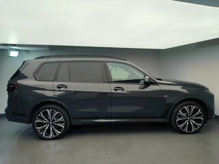 2026 BMW X7 40i I (G07) Рестайлинг, серый, 18750000 рублей, вид 5