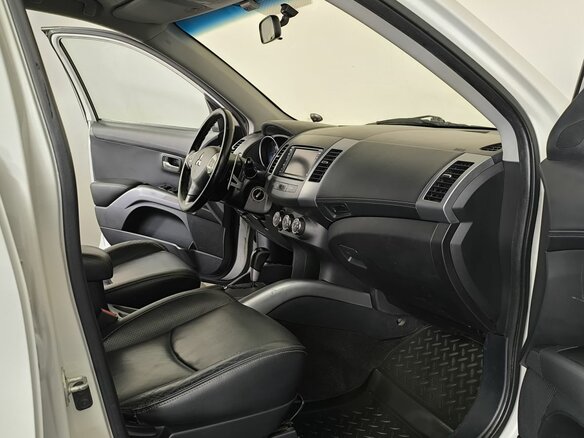 2011 Mitsubishi Outlander II Рестайлинг, белый - вид 8