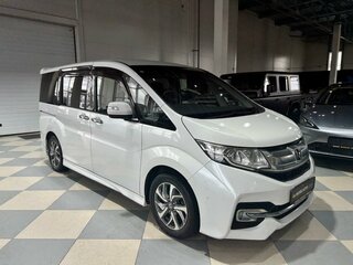 2015 Honda Stepwgn V, белый, 1649000 рублей, вид 3