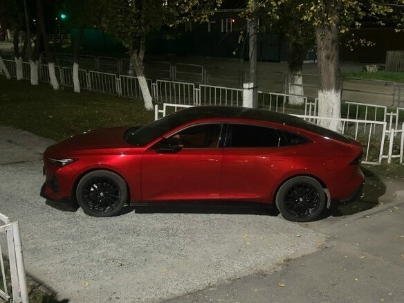 2023 Changan UNI-V I, красный, 2200000 рублей - вид 2