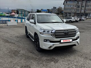 2016 Toyota Land Cruiser 200 Series Рестайлинг 2, белый, 5300000 рублей, вид 2
