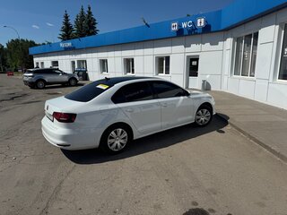 2017 Volkswagen Jetta VI Рестайлинг, белый, 1350000 рублей, вид 3