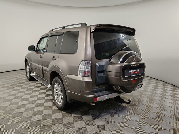 2014 Mitsubishi Pajero IV Рестайлинг 1, коричневый, 1900000 рублей - вид 6