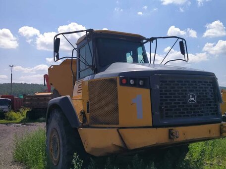 2013 John Deere Самосвалы, жёлтый, 2966138 рублей, вид 3