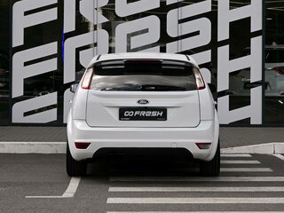 2010 Ford Focus II Рестайлинг, белый, 515000 рублей, вид 4