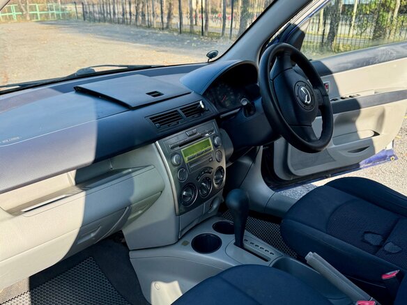 2003 Mazda Demio II (DY), синий, 255000 рублей - вид 9