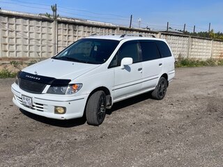 2001 Nissan Presage I, белый, 420000 рублей, вид 3