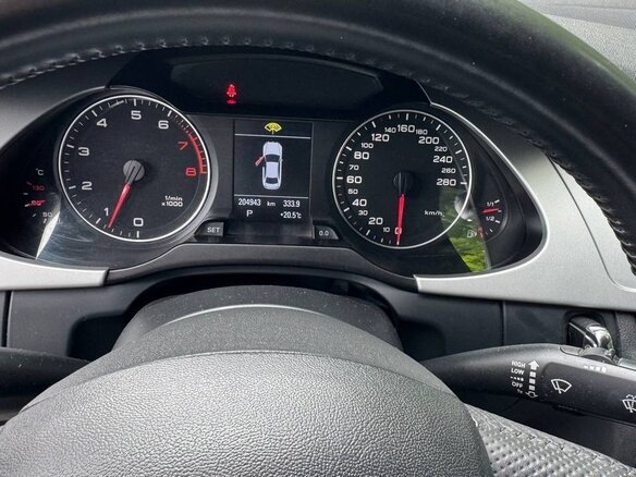 2011 Audi A4 IV (B8), белый - вид 7