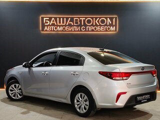 2017 Kia Rio IV, серебристый, 999000 рублей, вид 4