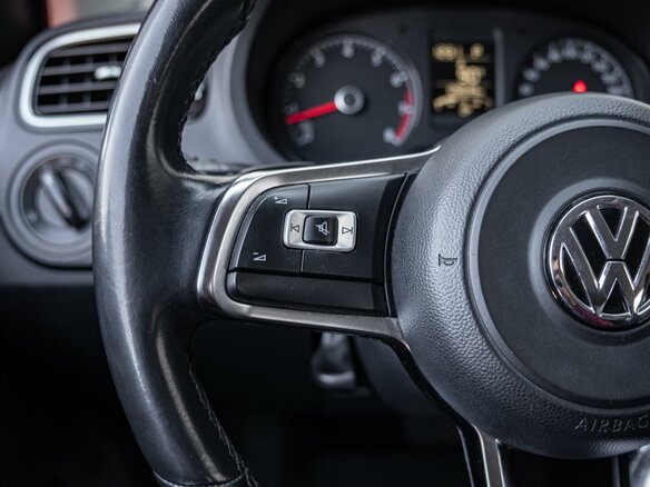 2019 Volkswagen Polo V Рестайлинг, красный, 1450000 рублей - вид 15
