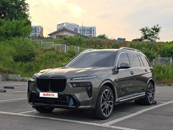 2025 BMW X7 40i I (G07) Рестайлинг, зелёный, 12290032 рублей