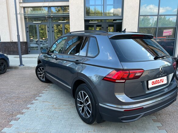2021 Volkswagen Tiguan II Рестайлинг, серый, 2790000 рублей - вид 3