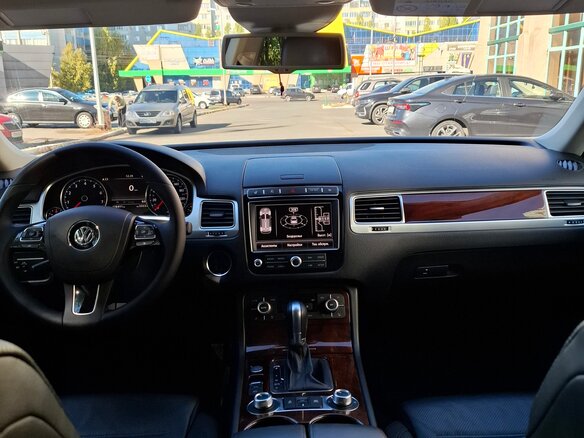 2015 Volkswagen Touareg II Рестайлинг, белый - вид 11