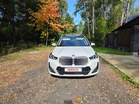 2023 BMW iX1 xDrive 30L, белый, 4700000 рублей - вид 1