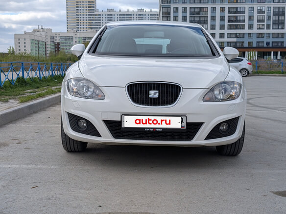 2012 SEAT Leon II Рестайлинг, белый - вид 1