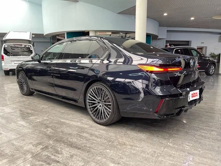 2023 BMW 7 серии 740d xDrive VII (G70), чёрный, 14000000 рублей, вид 4