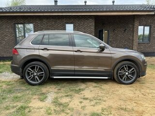 2018 Volkswagen Tiguan II, коричневый, 2390000 рублей, вид 4