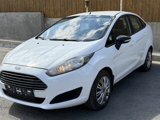 2015 Ford Fiesta Mk6 Рестайлинг, белый, 700000 рублей, вид 3