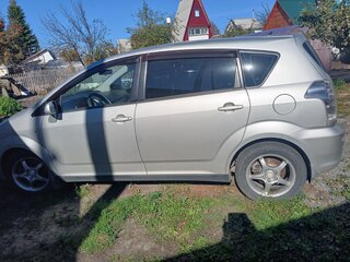 2006 Toyota Corolla Verso I Рестайлинг, серебристый, 700000 рублей, вид 5
