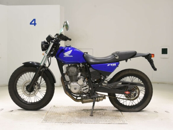 2008 Honda FTR 223, жёлтый, 200000 рублей - вид 2