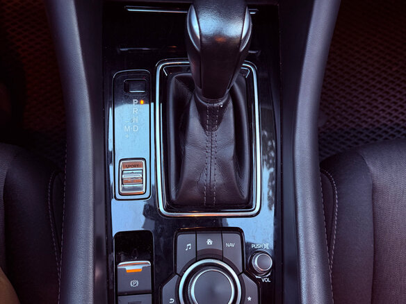 2019 Mazda 6 III (GJ) Рестайлинг 2, красный, 2260000 рублей - вид 13