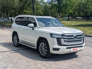 2021 Toyota Land Cruiser 300 Series, белый, 8800000 рублей, вид 3