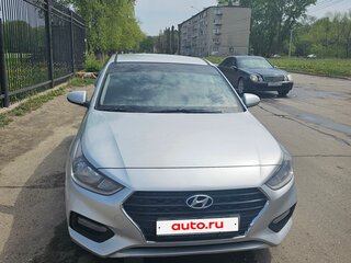 2018 Hyundai Solaris II, серебристый, 950000 рублей, вид 1