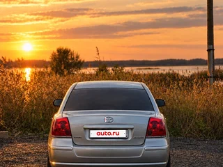 2005 Toyota Avensis II, серебристый, 850000 рублей, вид 2