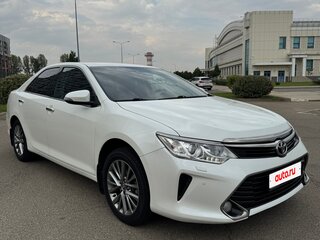 2016 Toyota Camry VII (XV50) Рестайлинг, белый, 2040000 рублей, вид 1