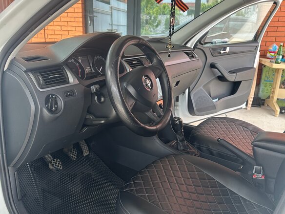 2018 Skoda Rapid I Рестайлинг, белый, 780000 рублей - вид 9