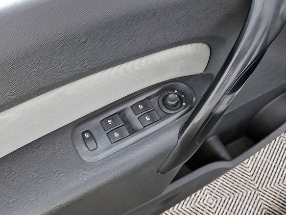 2012 Renault Kangoo II, белый, 425000 рублей - вид 9