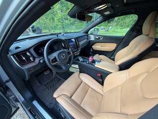 2022 Volvo XC60 II Рестайлинг, серый, 5000000 рублей, вид 5