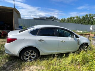 2013 Opel Astra J Рестайлинг, белый, 1300000 рублей, вид 4