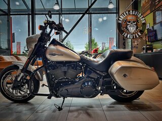 2018 Harley-Davidson Sport Glide, серебристый, 1900000 рублей, вид 3