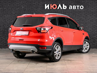 2018 Ford Kuga II Рестайлинг, красный, 1980000 рублей, вид 4