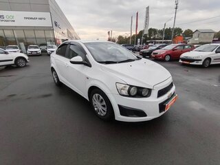2012 Chevrolet Aveo II, белый, 620000 рублей, вид 3