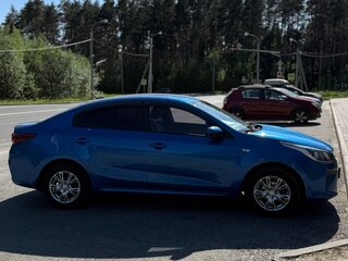 2018 Kia Rio IV, синий, 1150000 рублей, вид 4