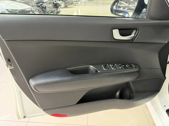 2016 Kia Optima IV, белый, 1239000 рублей - вид 12