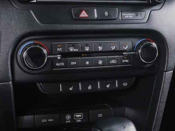 2018 Kia Ceed III, чёрный, 1730000 рублей - вид 12