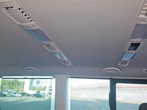 2022 Volkswagen Multivan Long T6 Рестайлинг, белый, 4700000 рублей - вид 8