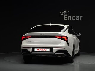 2025 Kia K5 III Рестайлинг, белый, 2293000 рублей, вид 4