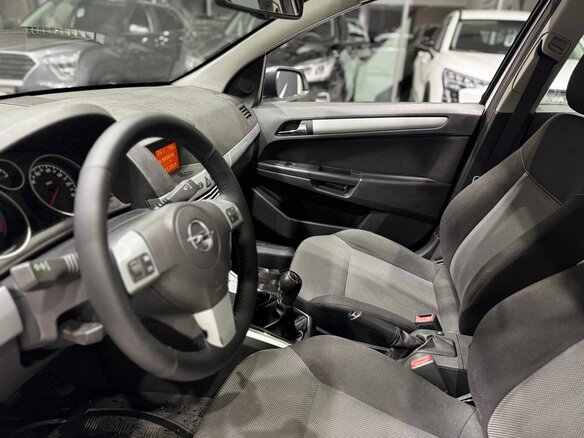 2013 Opel Astra H Рестайлинг, белый - вид 10