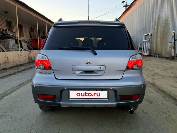 2005 Mitsubishi Outlander I, серый, 750000 рублей - вид 2